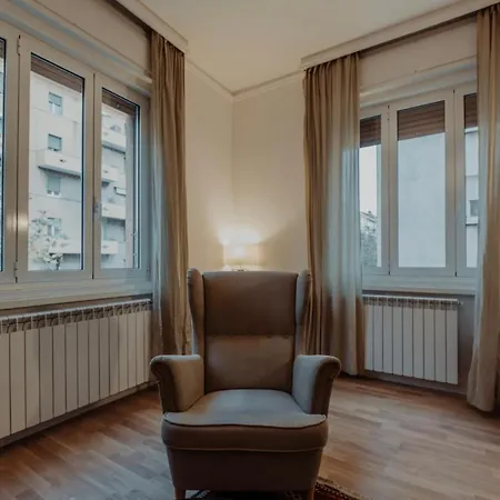 Daire Elettra's X4 Totally Renovated *